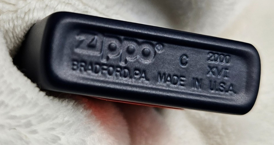 Zippo Lighter 2000 Times Square Smoking Mixture Mellowed in Wood, Nostalgic!