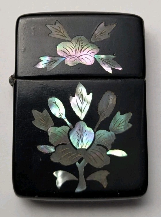 1930s 1940s Zippo Lighter 3 Barrel hinge Black W/ Artwork In early Box