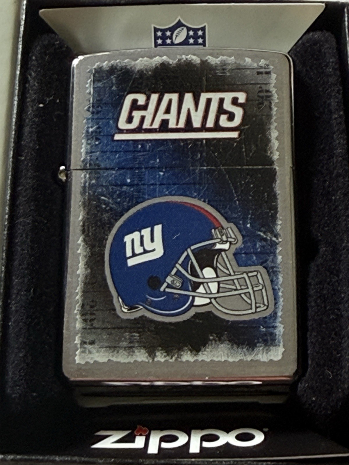 ZIPPO 2012 NFL FOOTBALL NEW YORK GIANTS LIGHTER SEALED IN BOX G218