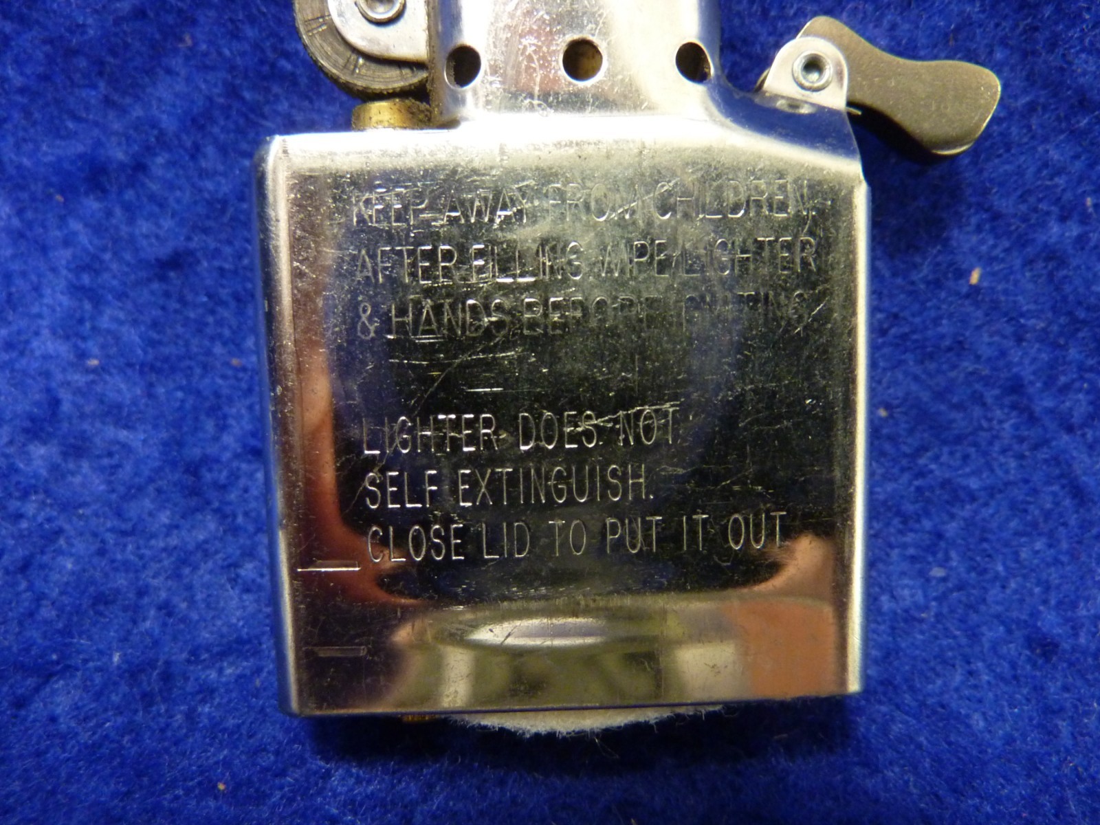 RARE ZIPPO BLUE METALLIC WINDPROOF FLIP TOP LIGHTER IN ORIGINAL BOX