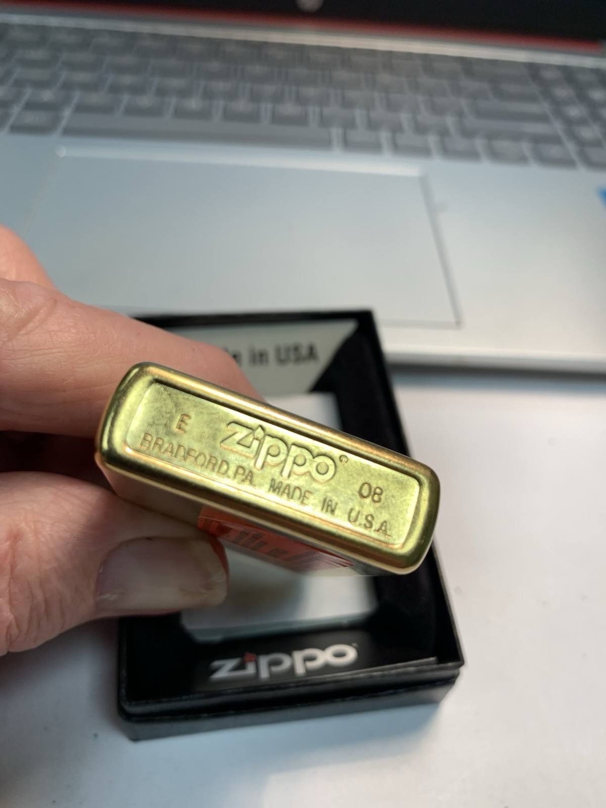 2008 Zippo Retro Flame Gold Dust Street Finish Lighter Sealed in Box