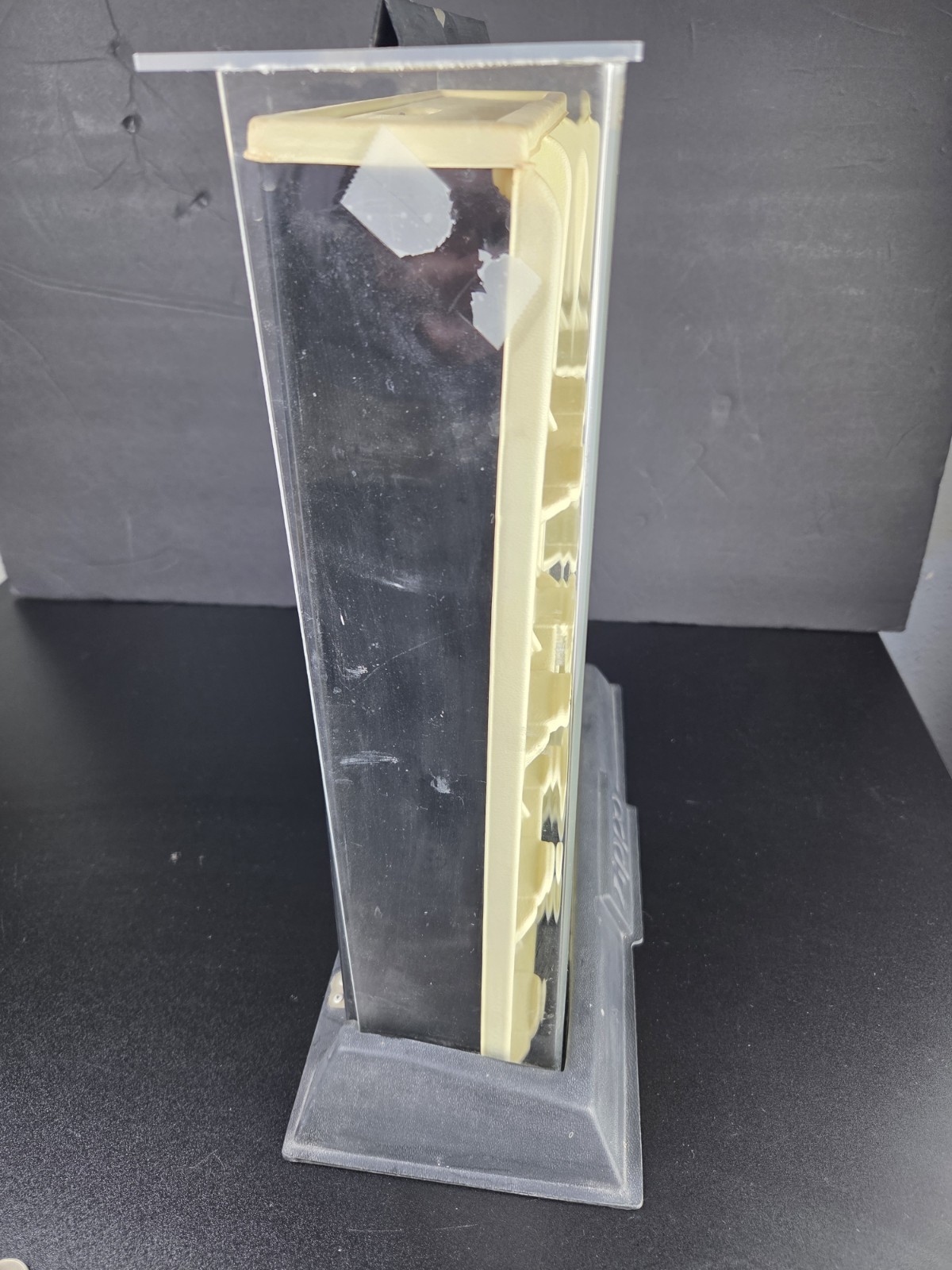 Vintage Zippo Countertop Dealer Acrylic 16 Lighter Display Case with keys