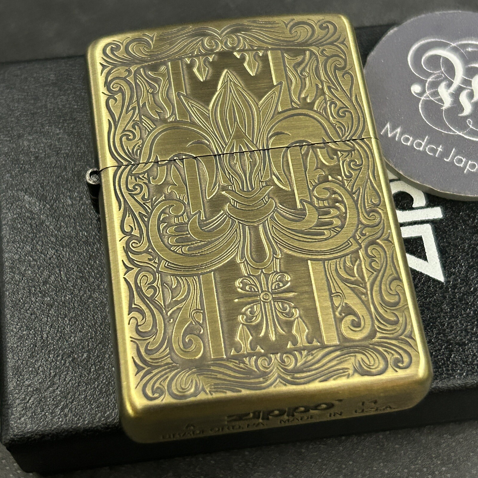 Zippo Classic Lily Arabesque Antique Gold Etching Oil Lighter Regular Case Japan