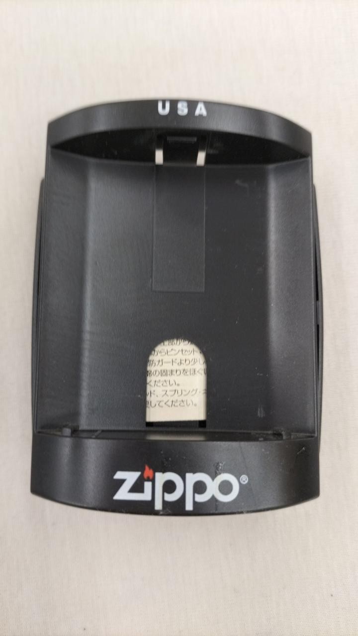 Vintage Zippo 2006 United States Army US ARMY Oil Lighter with Plastic Case