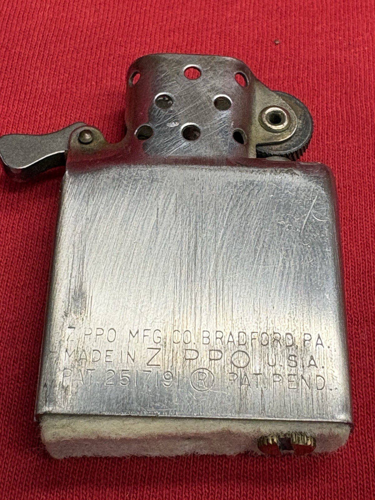 Vintage 1958 ZIPPO Lossproof Lighter w/Hunter & Hunting Dog Scene Pre-owned