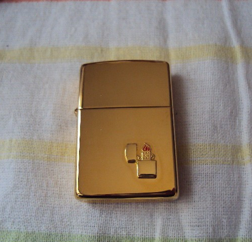 1996 High Polish Gold Plated Zippo Emblem Zippo Lighter in Orginal Case Unfired