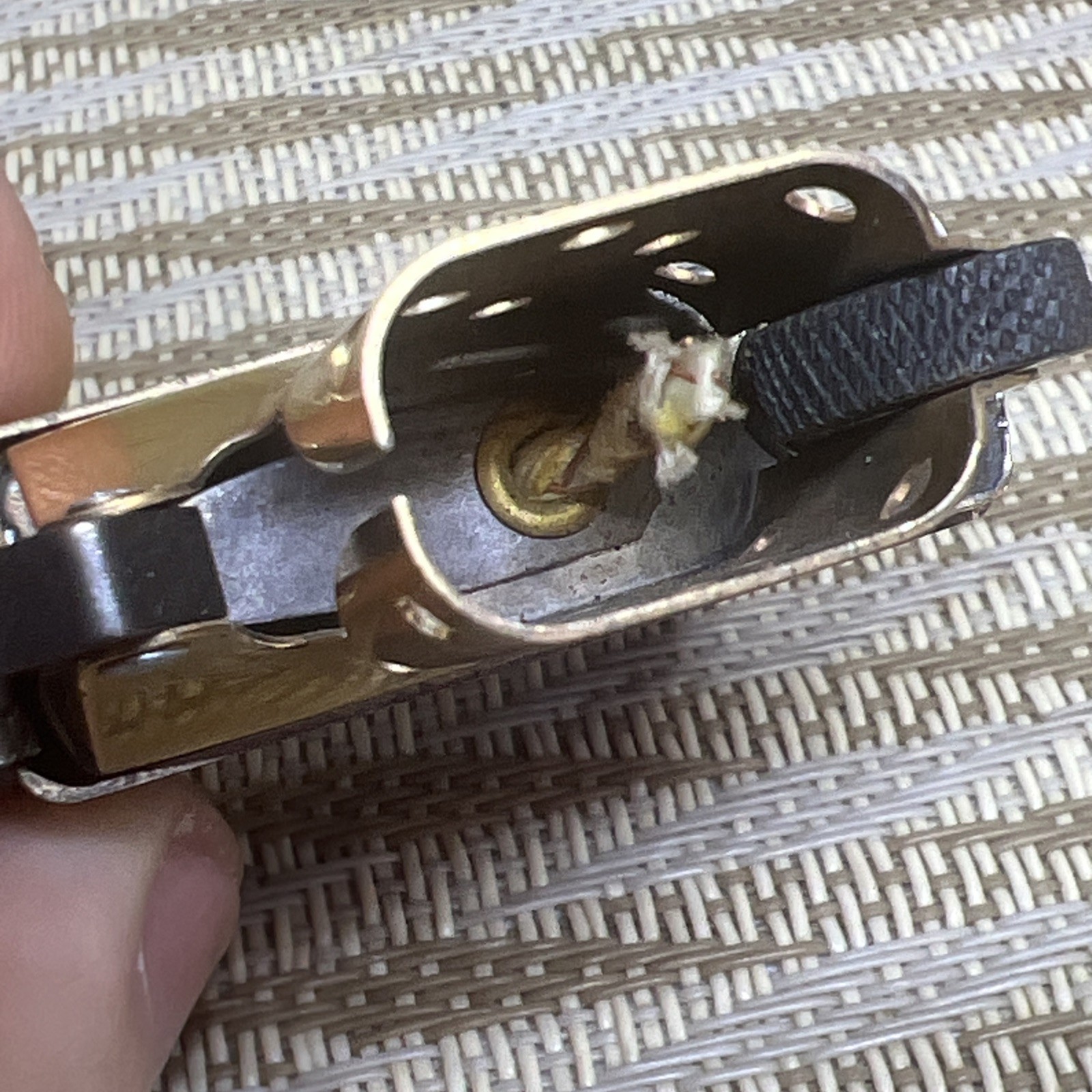 2014 Zippo Lighter – Solid Brass with Red Paisley