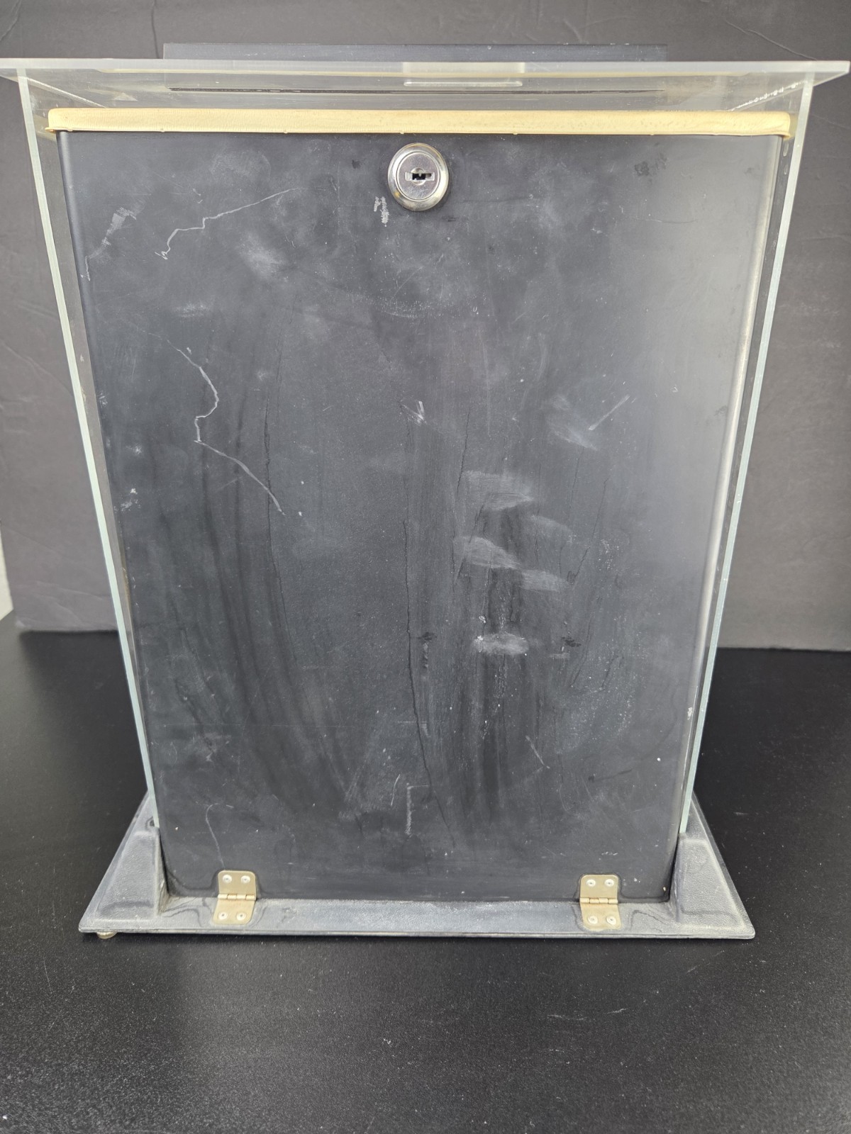 Vintage Zippo Countertop Dealer Acrylic 16 Lighter Display Case with keys