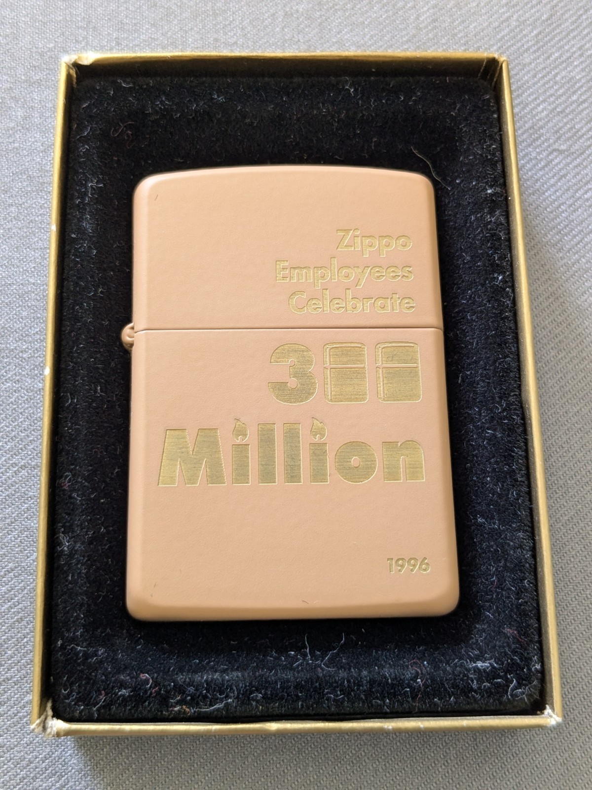 1996 ZIPPO EMPLOYEES CELEBRATE 300 MILLION 1990 RETRO STAMP ERROR? ZIPPO LIGHTER