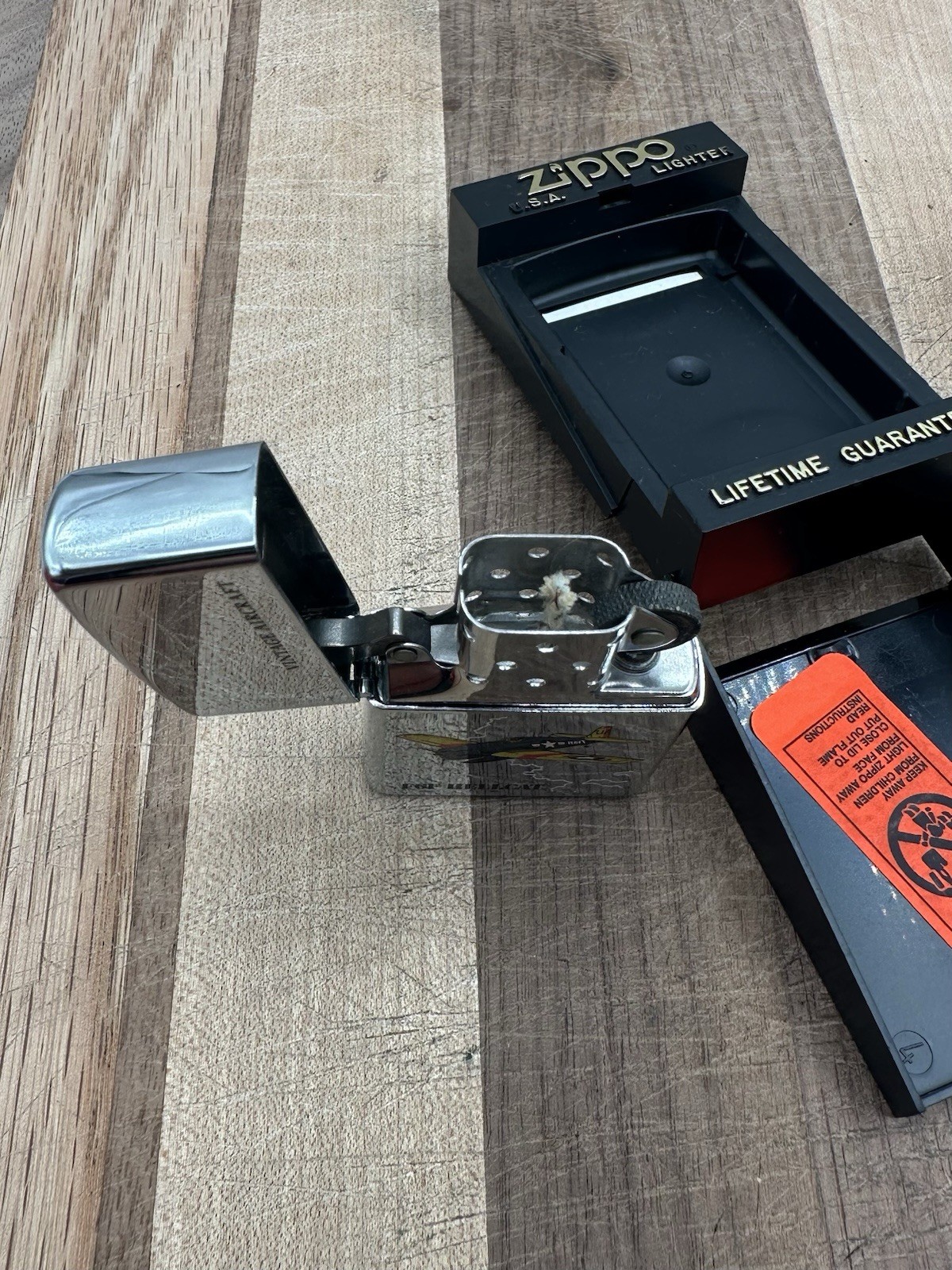 1992 Vintage Zippo „F6F Hellcat“ Chrome Polish Lighter In Plastic Case