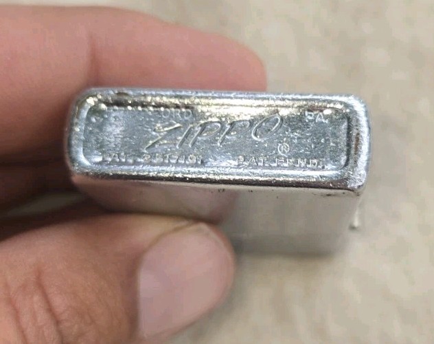 Vintage ZIPPO Lighter – 1958 Pat Pend – Nice Condition 2517191 Candy Stripe Box!