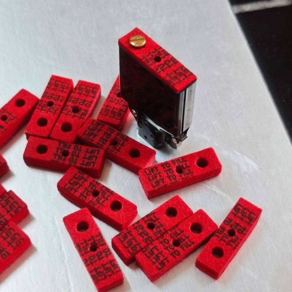 10pcs Red Felt Thick Cotton Bottom Pads for Zippo Zorro Lighter Seals Inner Kits
