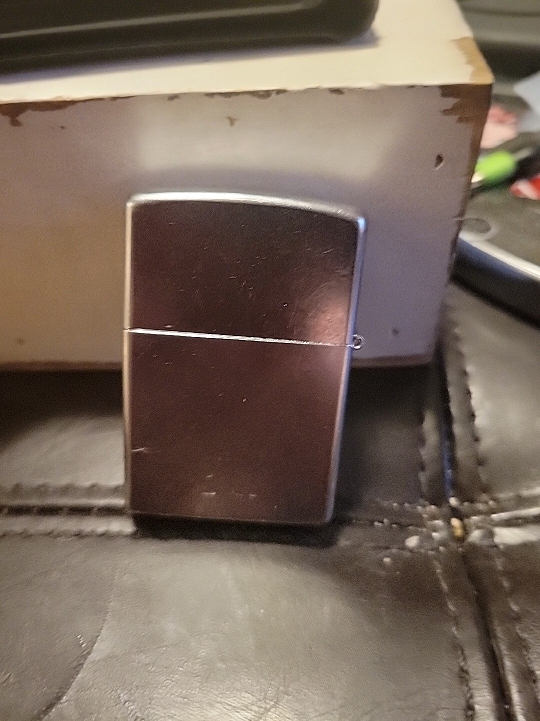 Zippo Lighter „Red Black and White Pattern 2004“ Design