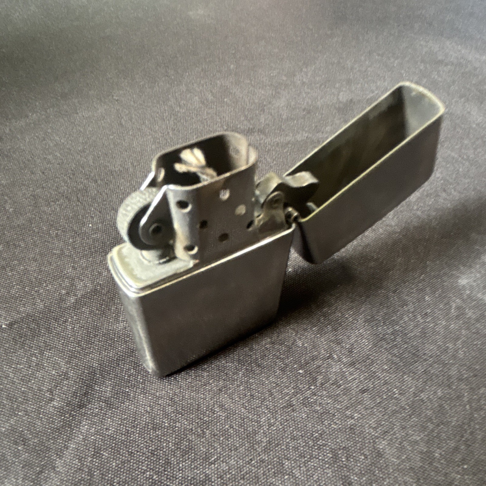 Zippo Classic Silver Tone Lighter Bradford, PA Made in U.S.A. (C 16)