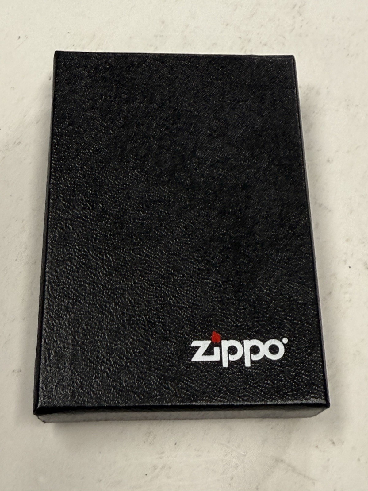 ZIPPO 2002 STRING PAINT RED ALUMINUM ANODIZED LIGHTER SEALED IN BOX A189