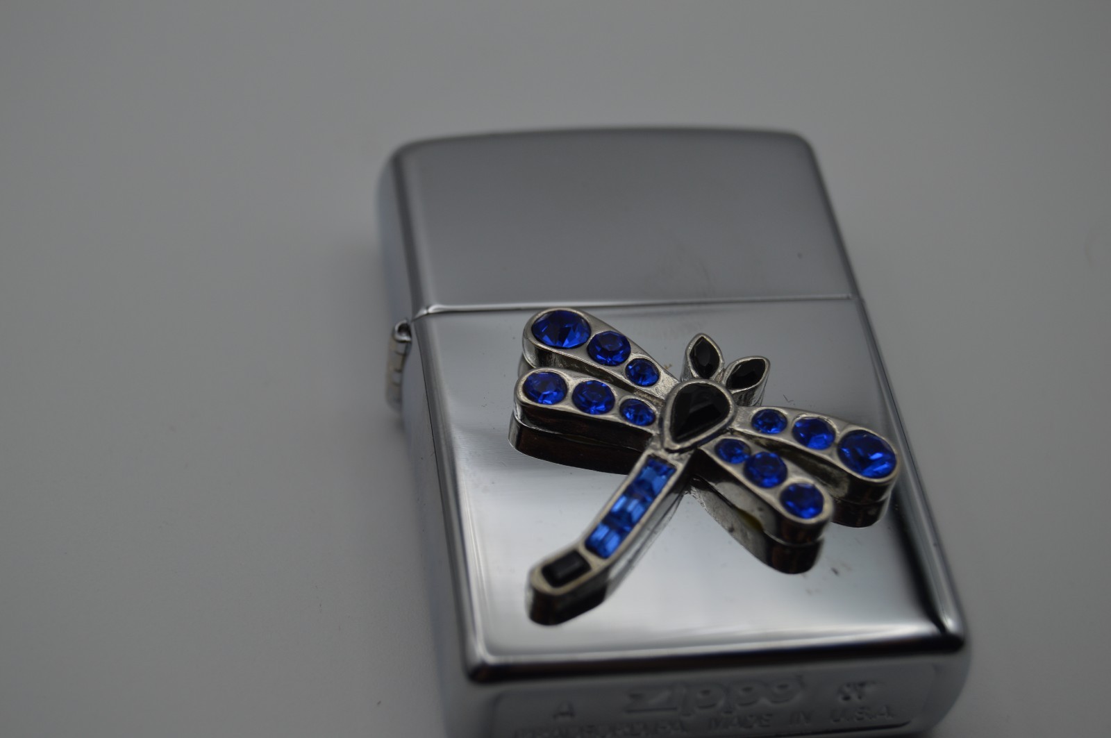 Zippo Dragonfly Swarovski Crystal Emblem Lighter A 07 NOS Unfired Estate