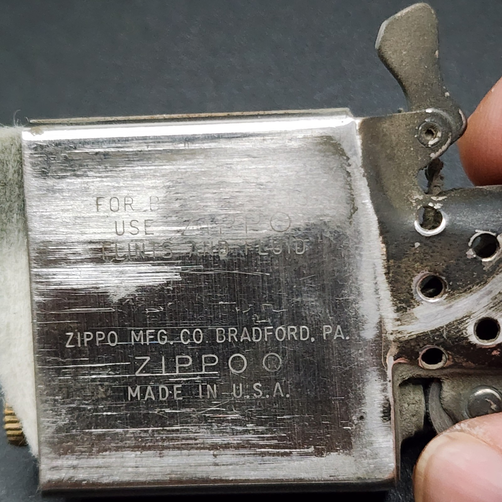 Vintage 1958 Zippo Lighter 8 Dot Pat 2517191 Engraved S Lightning Bolt Logo