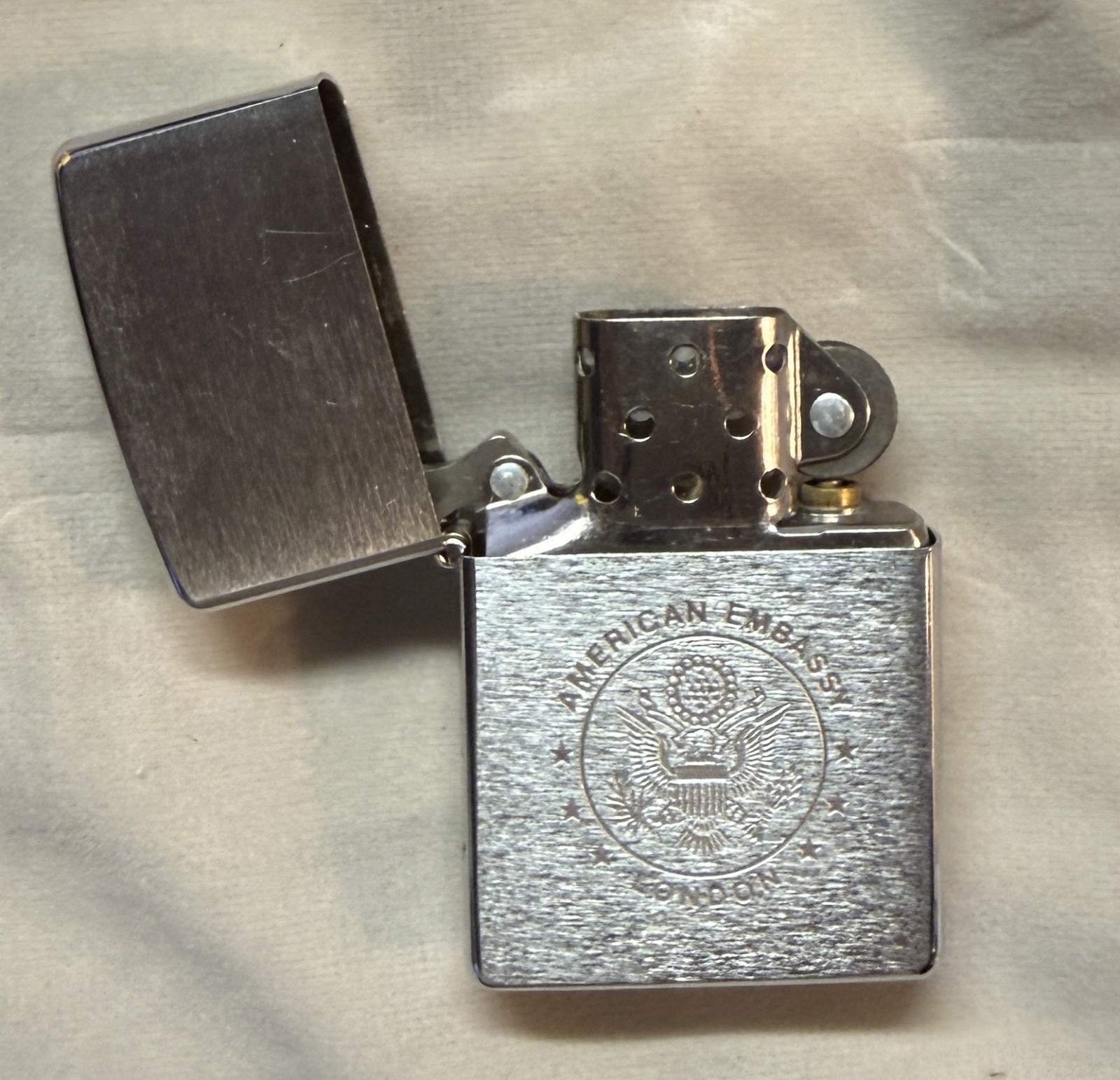 Vintage 1997 Zippo American Embassy LONDON, England, unused.