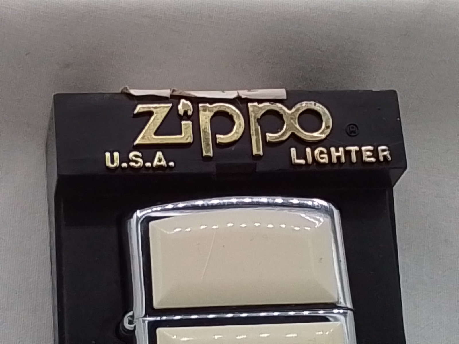ZIPPO USA LIGHTER NEW VINTAGE NOS ORIGINAL BOX IVORY VINYL CROME SLIM ULTRALITE