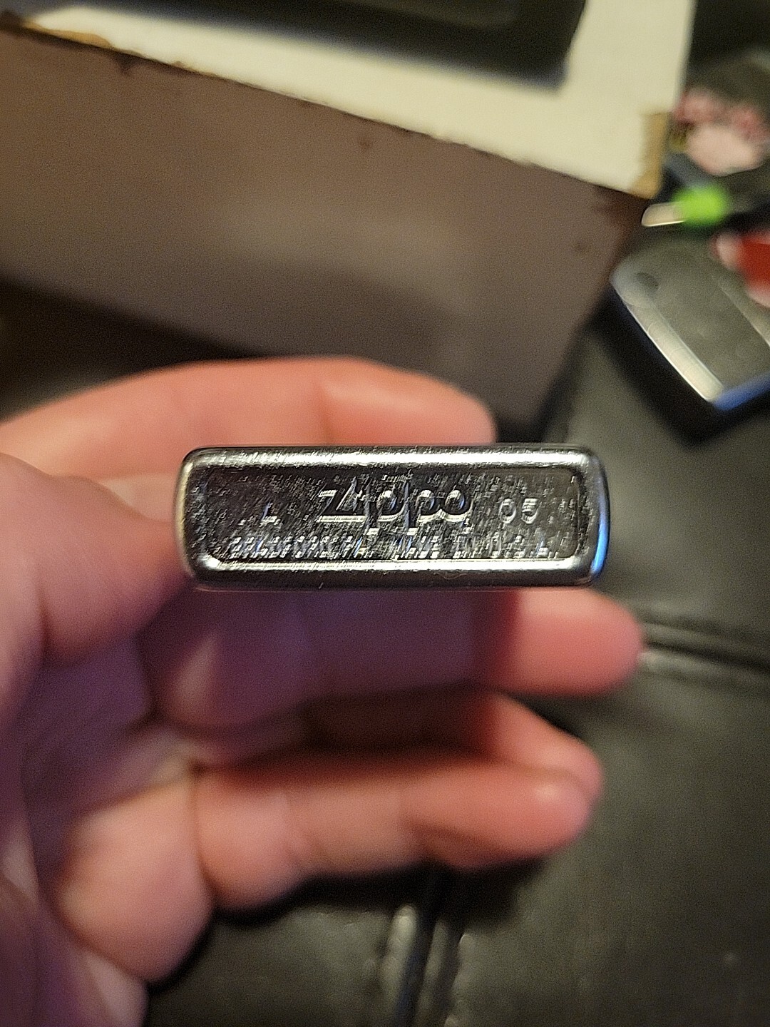 Zippo Lighter „Red Black and White Pattern 2004“ Design