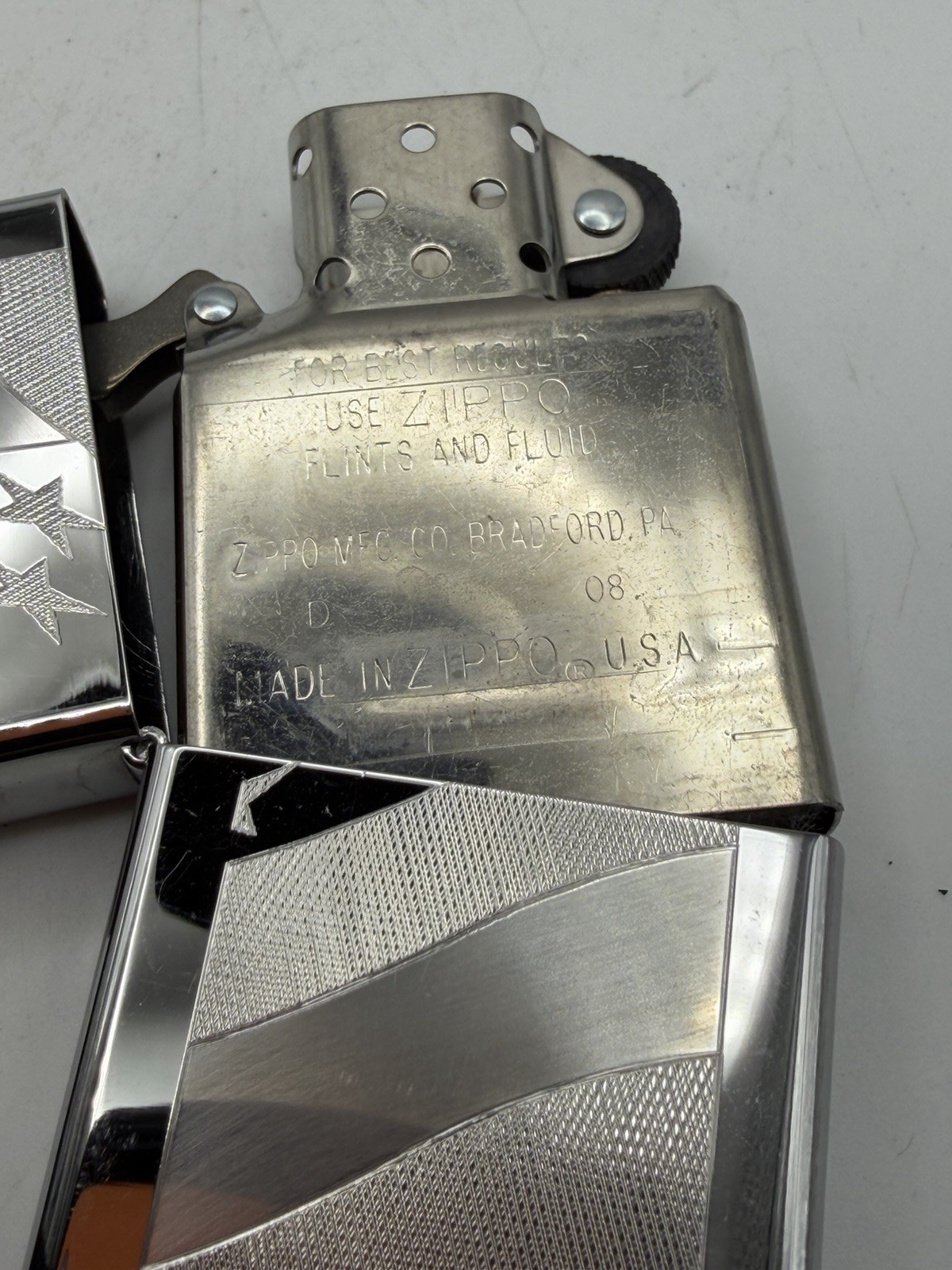Vintage 2008 US Flag Old Glory Etched High Polish Chrome Zippo Lighter New