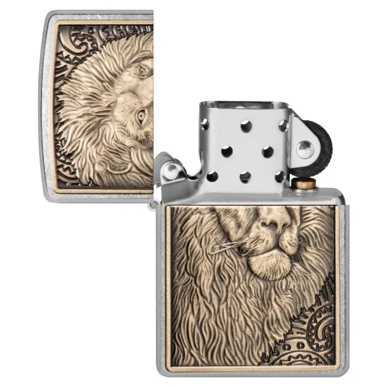 Zippo lion metallic emblem Street Chrome 47171
