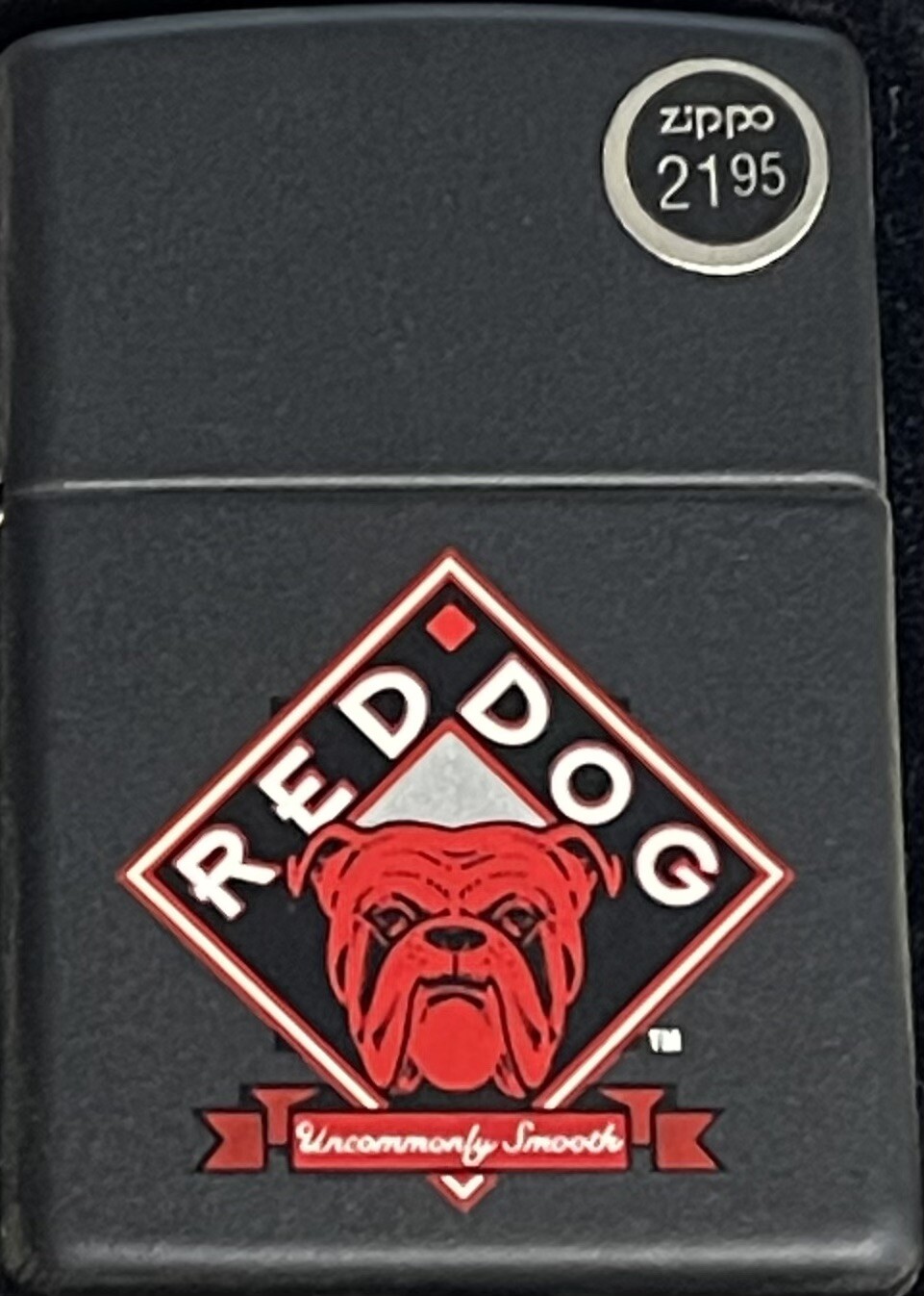 ZIPPO 1999 RED DOG #1 UNCOMMONLY SMOOTH BLACK MATTE LIGHTER UNFIRED IN BOX A702