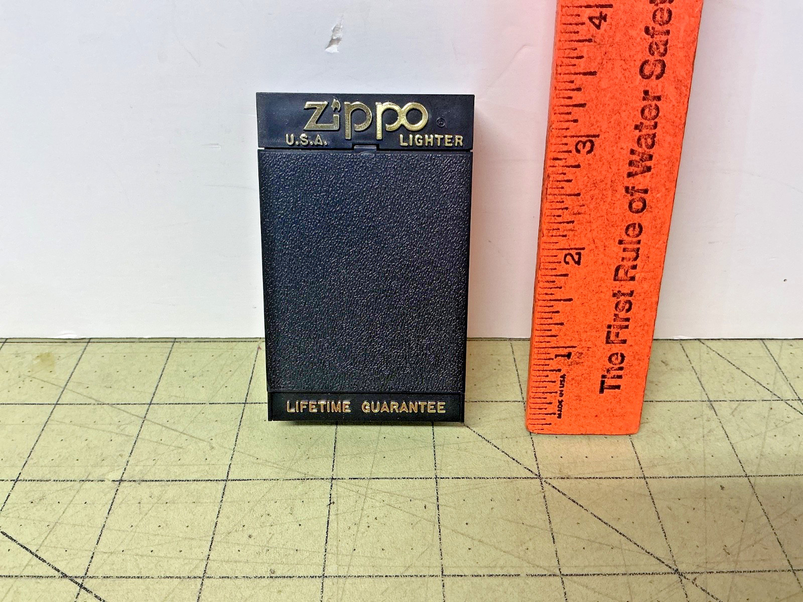 Camel Zippo 1997 Joe Camel playing piano Lighter unused new in box