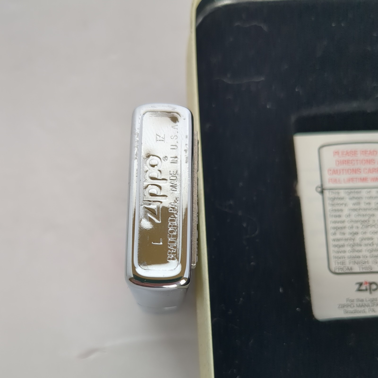 ZIPPO LIGHTER „THE VARGA GIRL 1935“ IN ORIGINAL TIN BOX, UNTORCHED/UNUSED