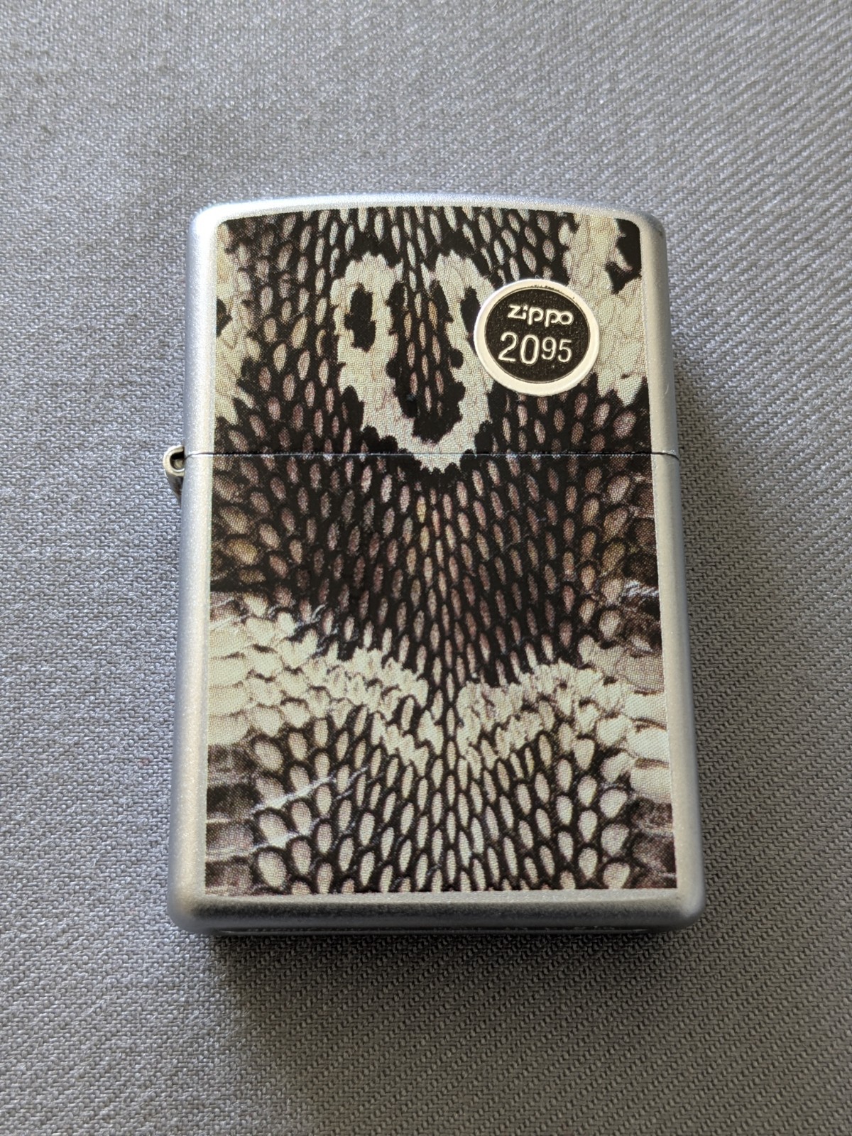 VINTAGE 2003 SNAKESKIN SATIN CHROME FINISH ZIPPO LIGHTER UNUSED RARE