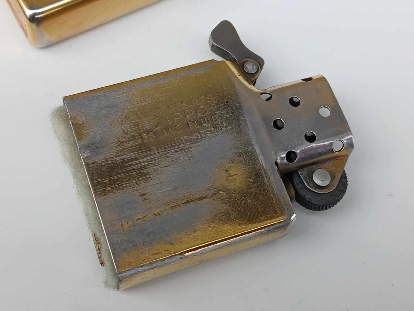 1998 Zippo Gold Tone Engraved LES
