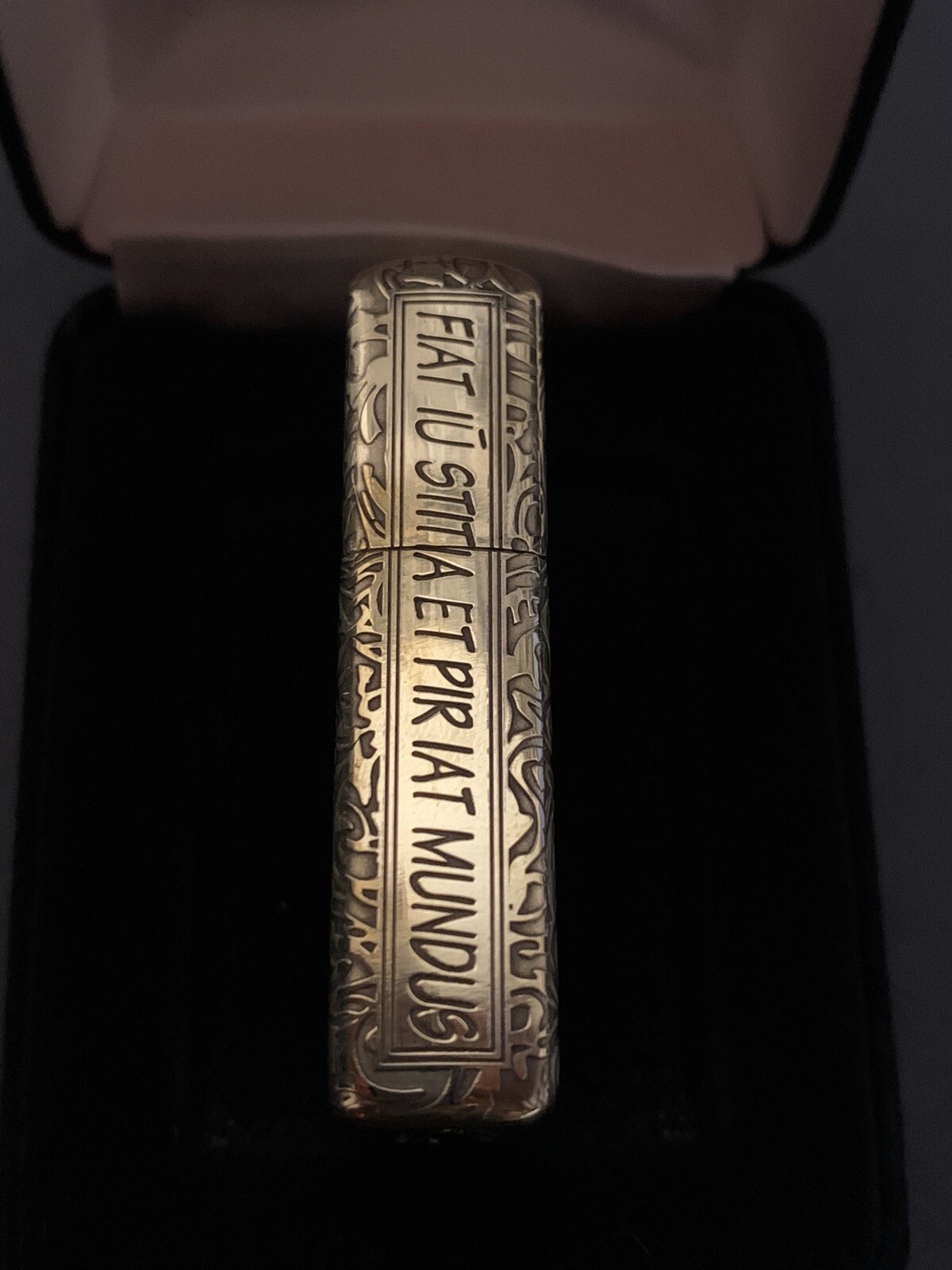 RARE Zippo Lights Armor 5-side Constantine in velvet Box NEW