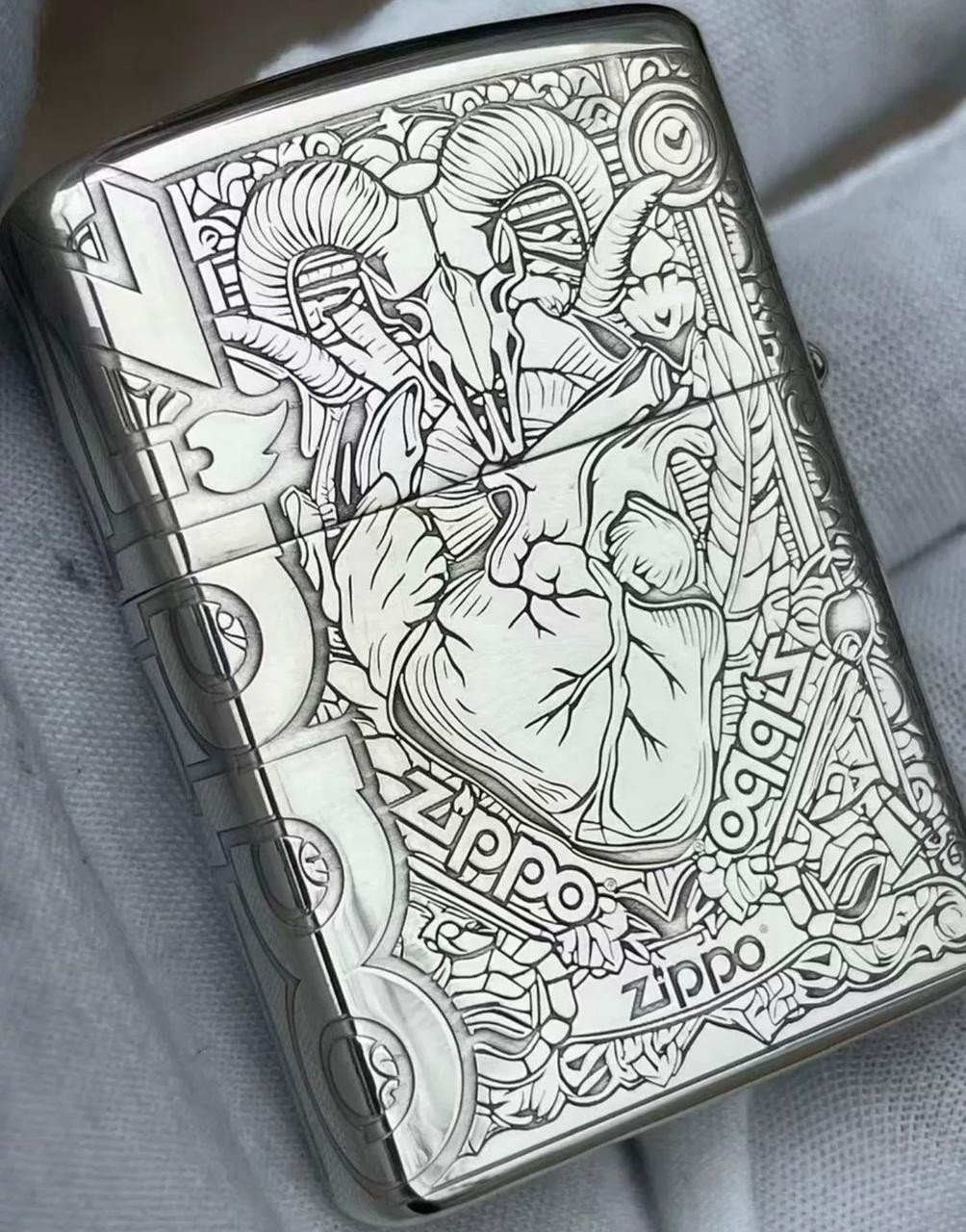 Zippo Lighter MARLBORO Heart and Skull SILVER + New Box