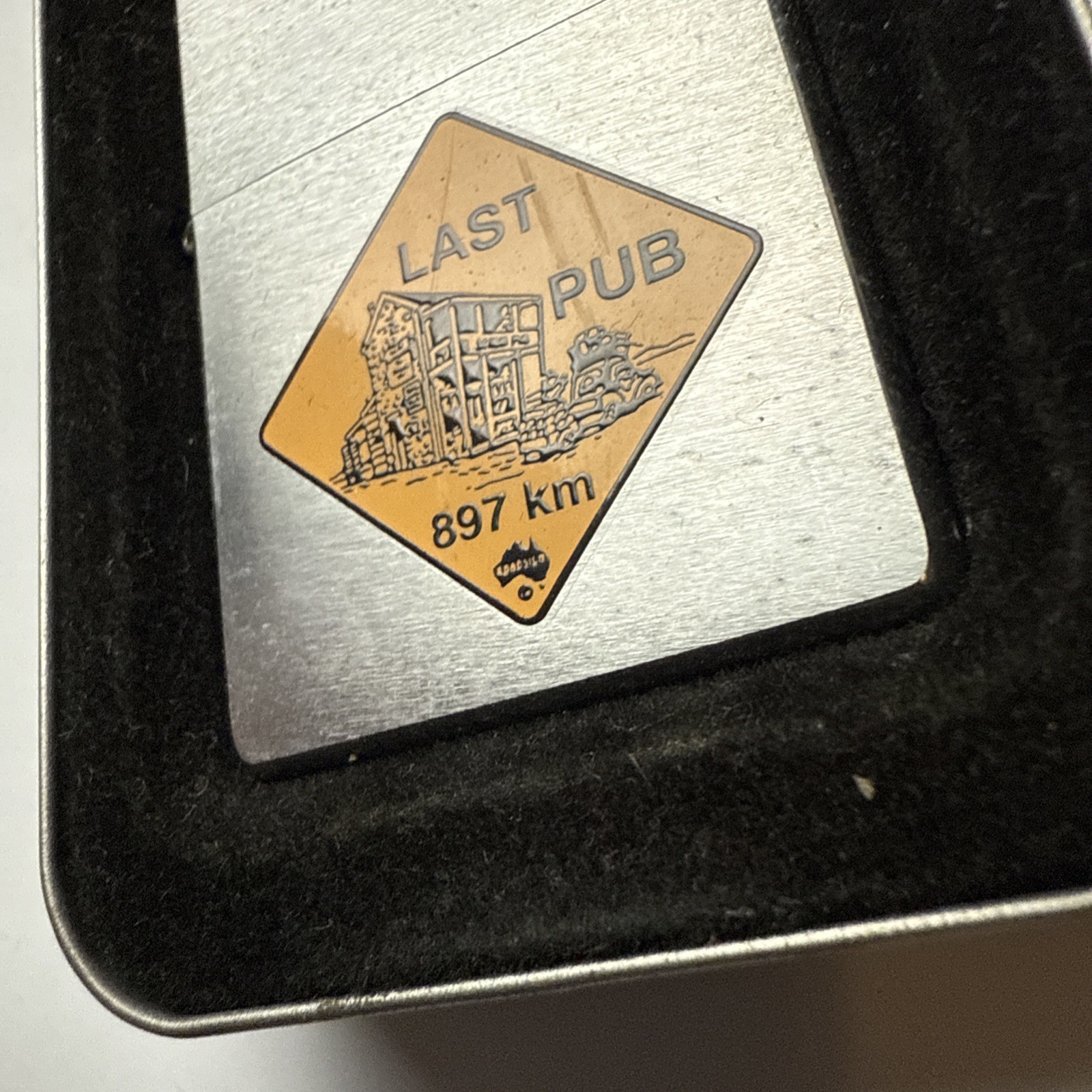 ZIPPO 1998 ROAD SIGN SERIES LAST PUB BRUSHED CHROME LIGHTER UNFIRED IN BOX P210