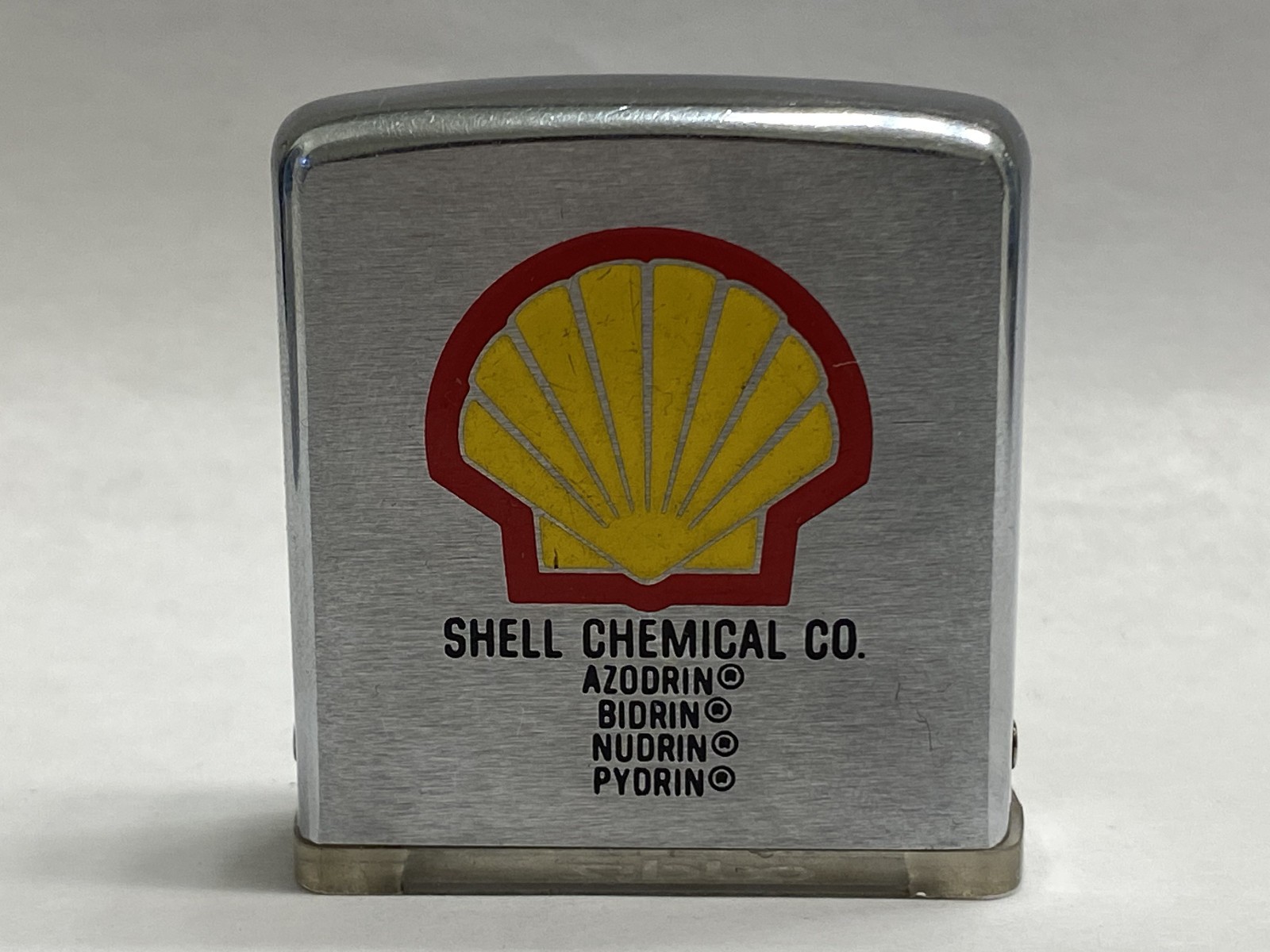 VINTAGE ZIPPO MAGNIFIER SHELL CHEMICAL CO. GAS & OIL (NOT A LIGHTER) & EMBLEM