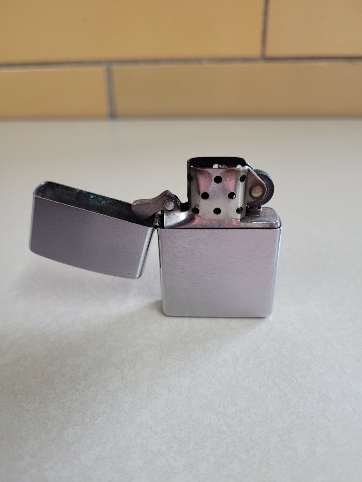 Zippo High Polish Chrome Lighter