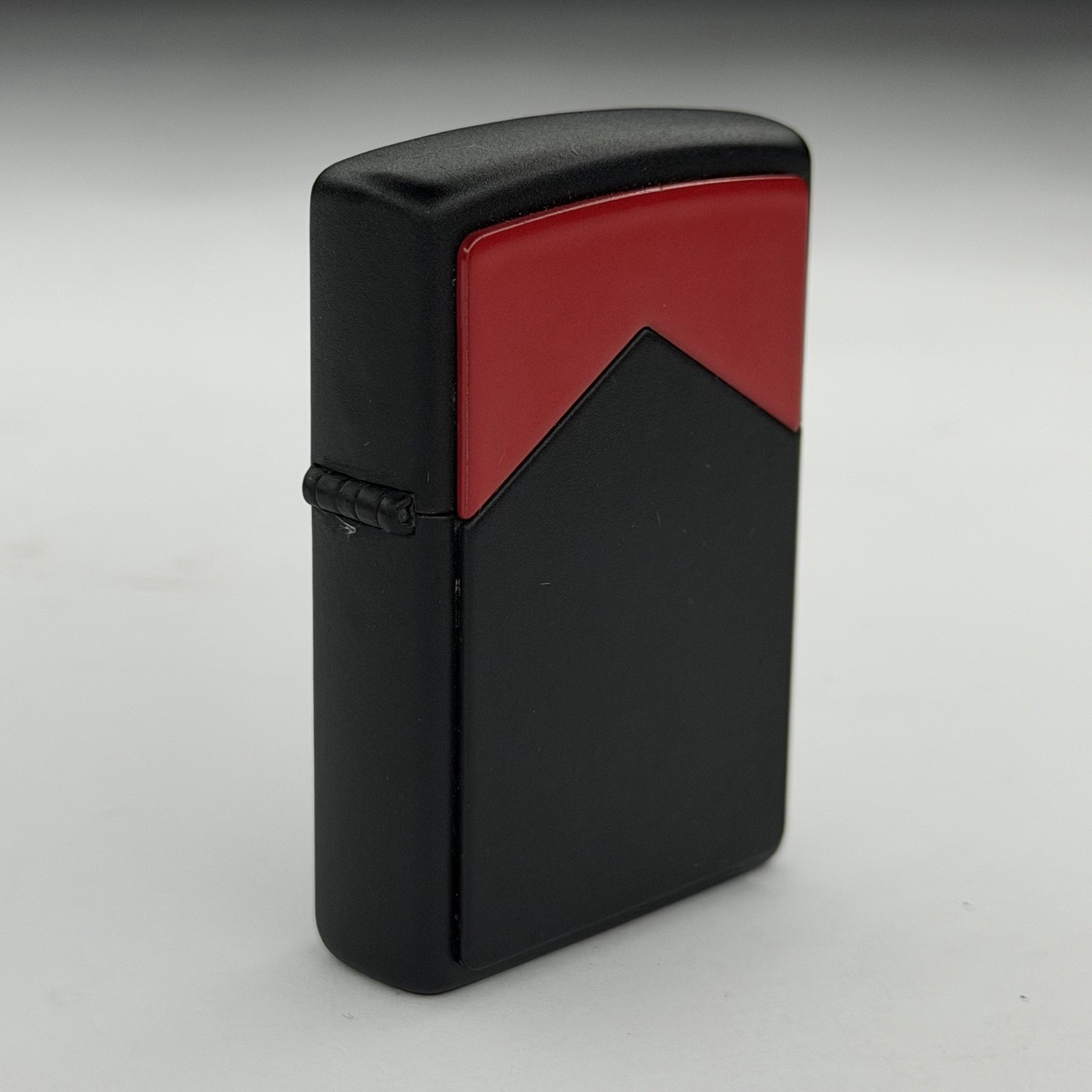 Vintage 1997 Zippo Marlboro Red Roof Red/Black Cigarette Cigar Lighter