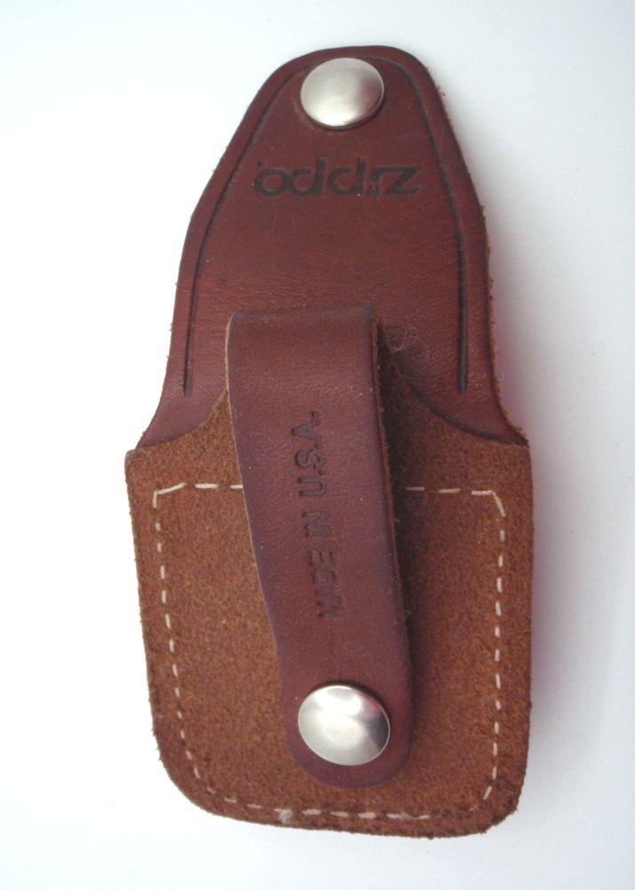 1998 Zippo Lighter with Brown Leather Case Holster Belt Loop „The Garage Gang“
