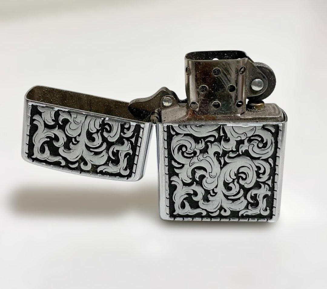 Zippo Arabesque 2003 Silver Oil Lighter