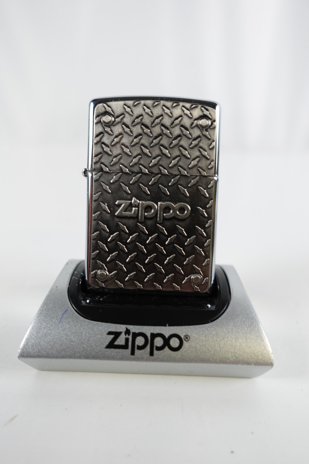 Zippo Spellout Tire Track Logo Textured Zippo Unstruck New Cool