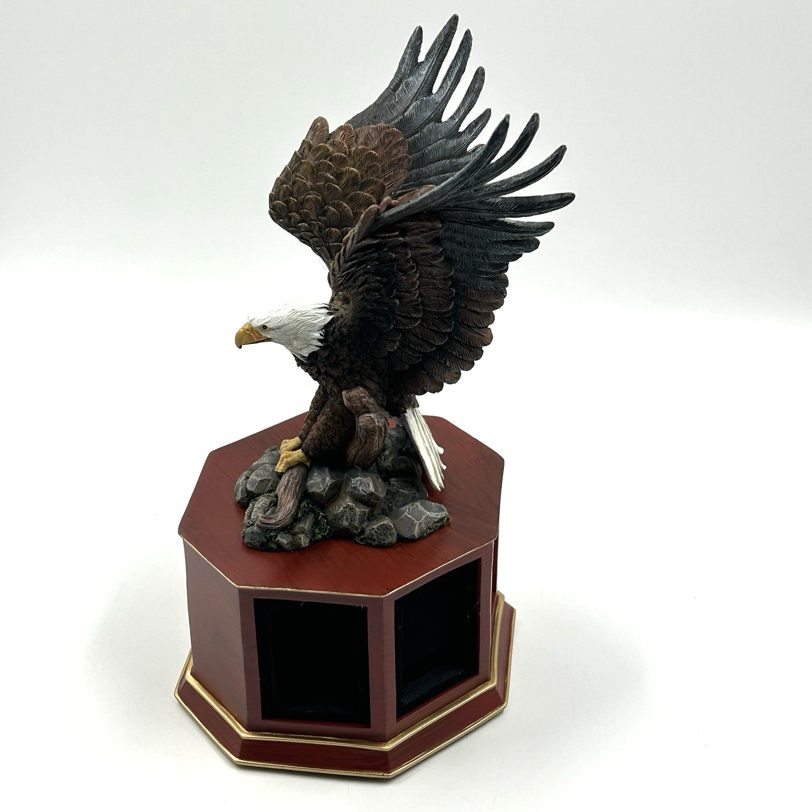 The Bradford Exchange Eagle Soaring Spirits Zippo Lighter Display Rare