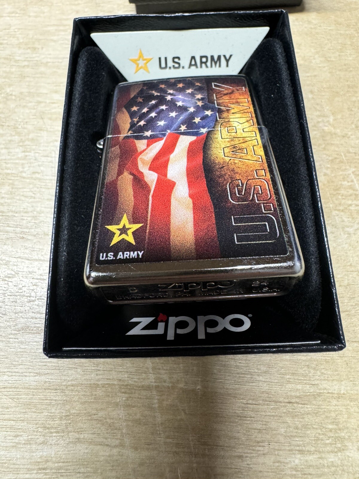 Zippo US Army Logo and United States Flag on Silver Lighter – 207 – New