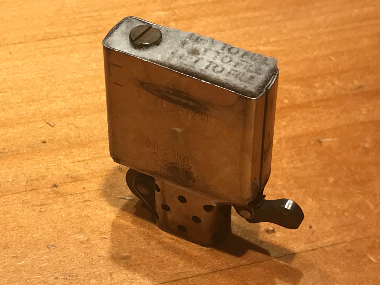 CLASSIC GOLD TONE ZIPPO LIGHTER MADE IN BRADFORD,PA. U.S.A. THE CODE IS D 05
