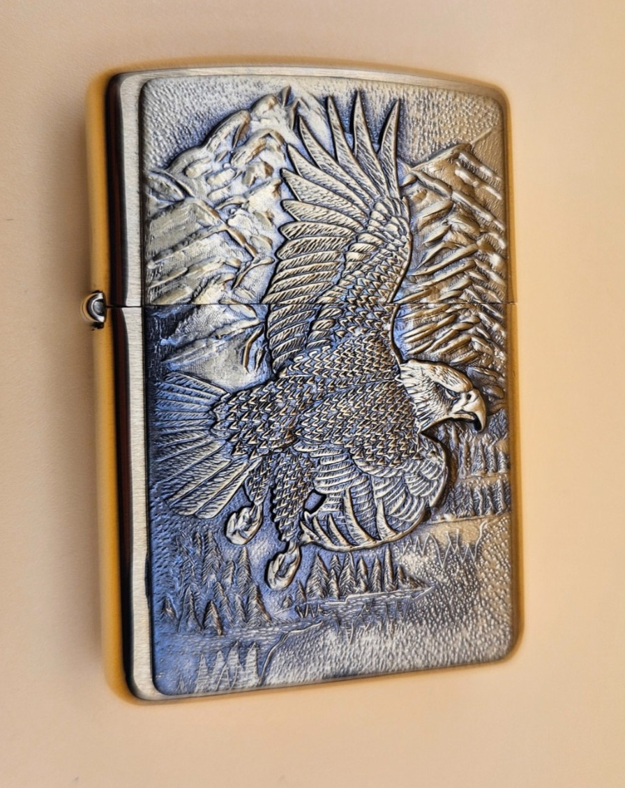 Zippo Lighter 2015 Armor, Barrett-Smythe, Eagle and Mountains, Heavy Brass New