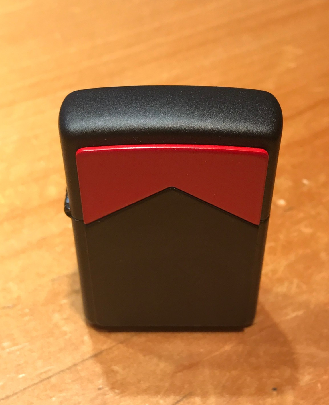 VINTAGE MARLBRO RED ROOF ZIPPO CIGARETTE LIGHTER MADE IN BRADFORD PA. U.S.A!!!