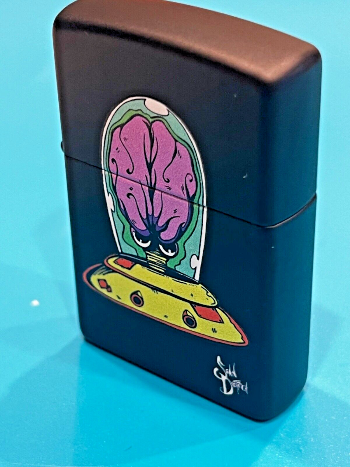 Genuine Brand New 2023 ZIPPO LIGHTER Artist SEAN DIETRICH UFO Martian Design