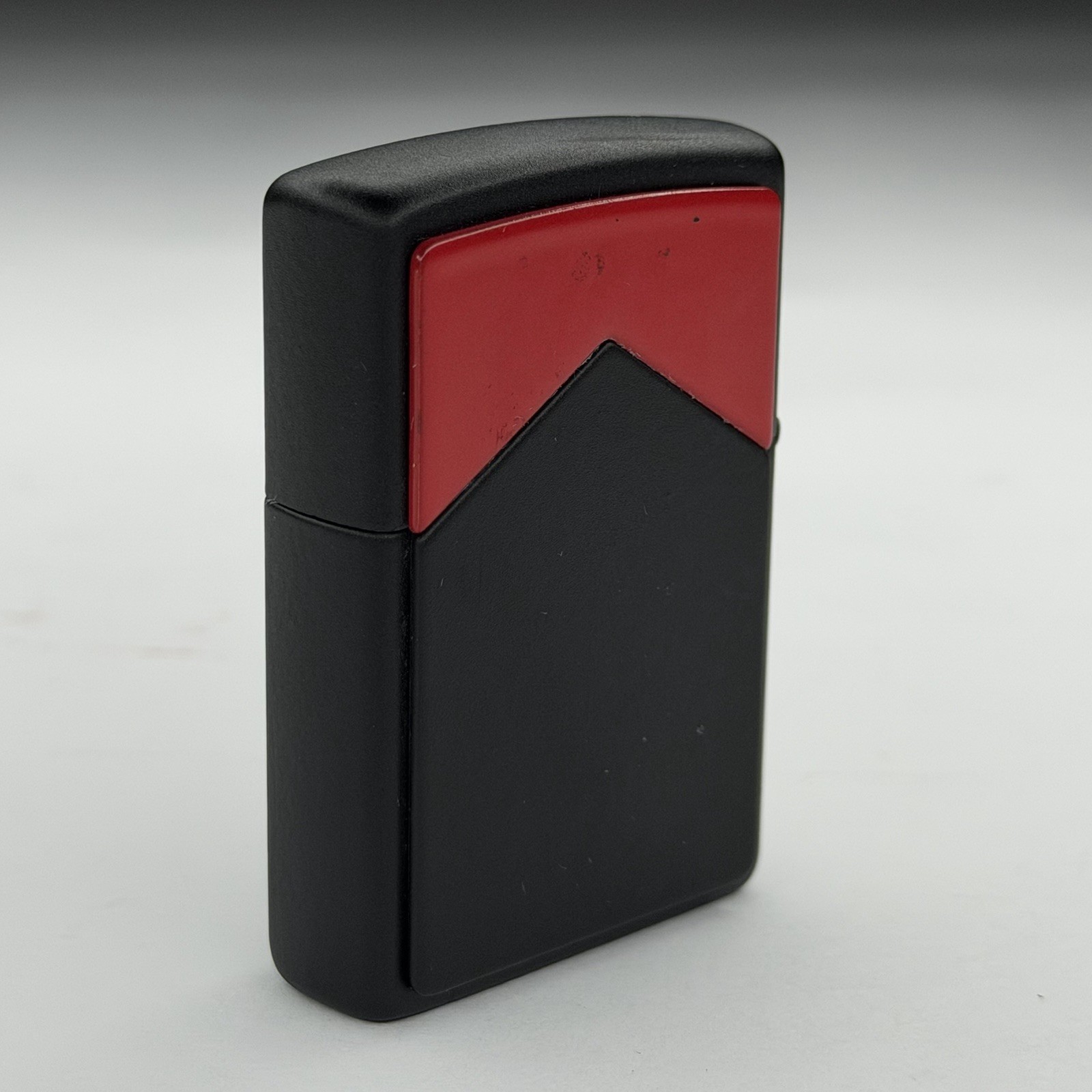 Vintage 1997 Zippo Marlboro Red Roof Red/Black Cigarette Cigar Lighter
