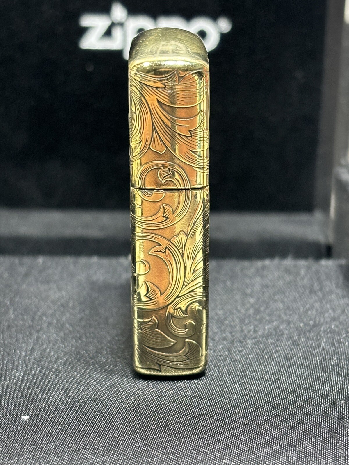 RARE Zippo Armor 4-side 1935 Varga girl Zippo Lighter With Exquisite Zippo Box