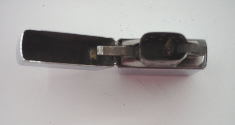 1998 Zippo Lighter with Brown Leather Case Holster Belt Loop „The Garage Gang“