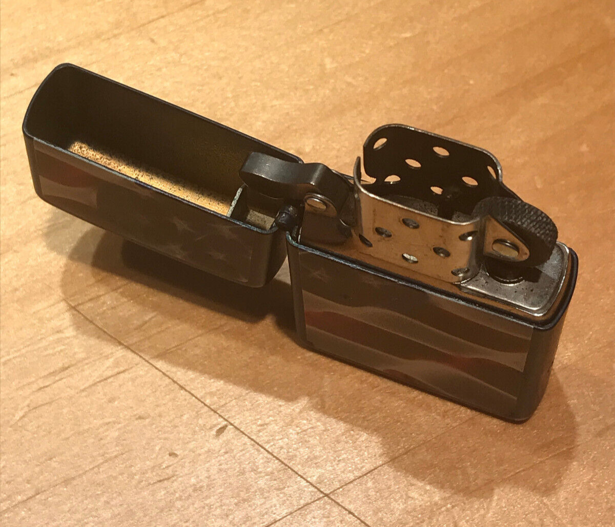 ZIPPO LIGHTER U.S. AMERICAN FLAG IN ORIGINAL BOX